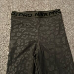 Nike pro